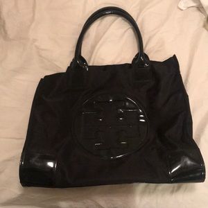 black tory burch tote bag only worn a few times